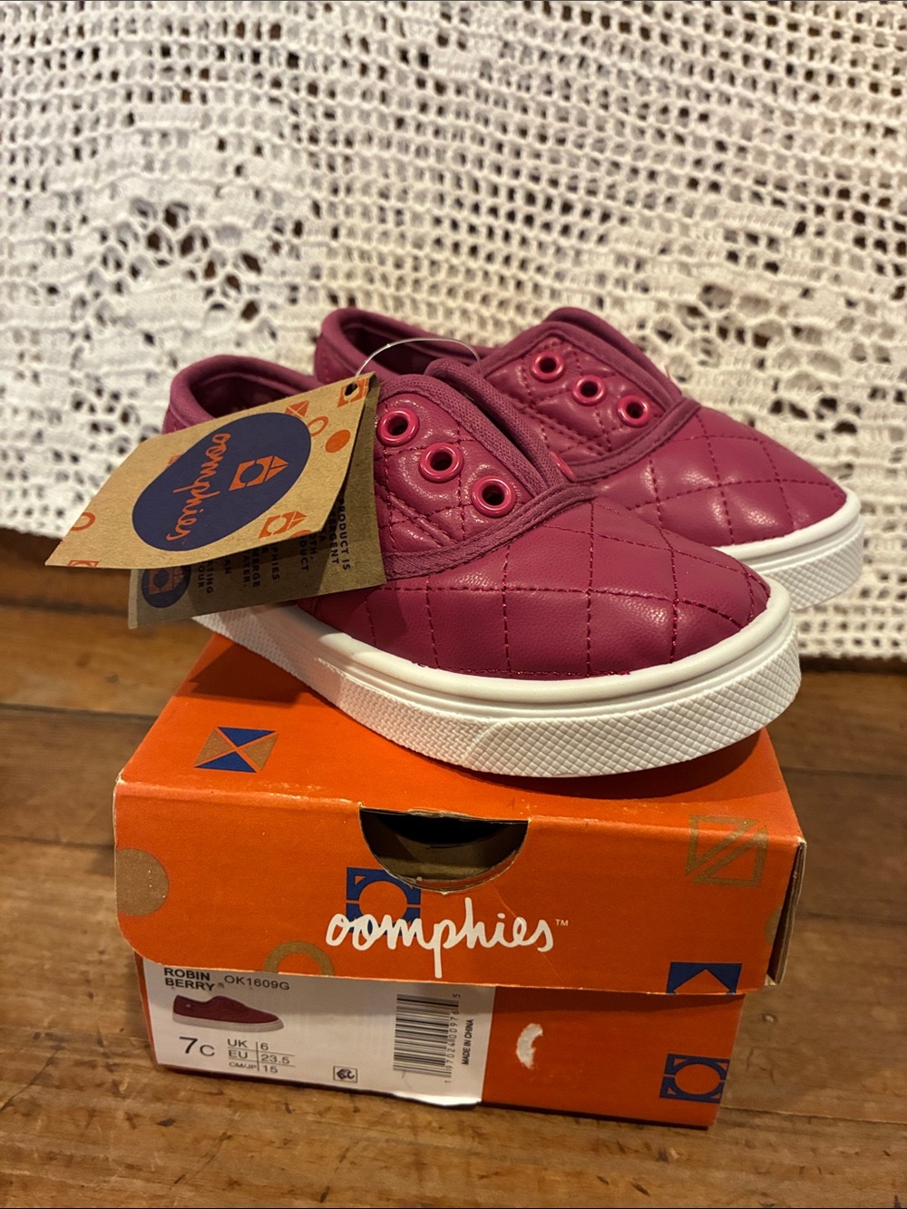 Oomphies Kids Quilted Slip-On Sneakers - Berry NIB Size 7